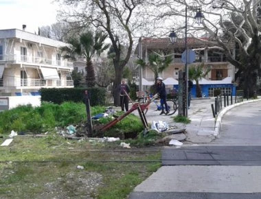 Άγιος Στέφανος: Σύγκρουση τρένου με ΙΧ - Η πρώτη εκτίμηση και οι φωτογραφίες από το σημείο (upd)
